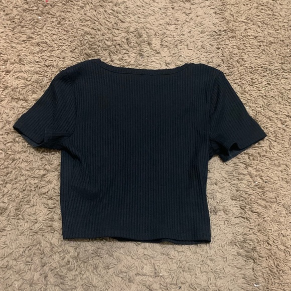 💕5 for 30!💕 Guess Ribbed Tee, Size Small - Picture 2 of 3